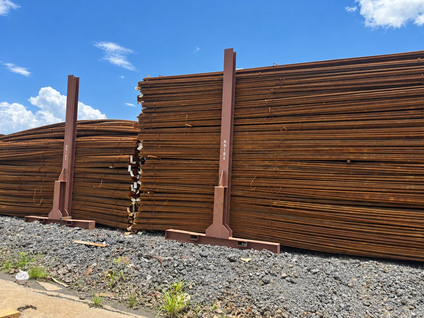 Re-rollable reinforcing steel sorted and stacked for trading